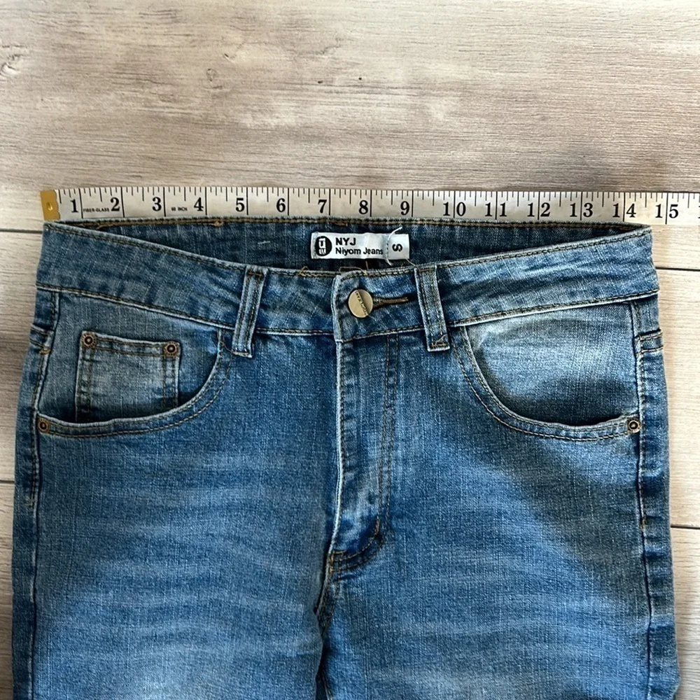 NYJ niyom jeans size small 28
